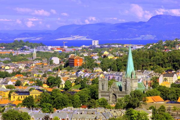 Ein Höhepunkt der tour ist der Auslbick über die Stadt - hier die Nidaros Domkirche